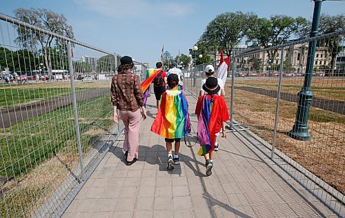 JOHN WOODS / WINNIPEG FREE PRESS
People walk to the Pride Parade in Winnipeg Sunday, June 4, 2023. 

Re: pindera