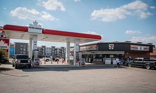 JOHN WOODS / WINNIPEG FREE PRESS
The 7-11 at 3031 Ness is applying for a restaurant and liquor license in Winnipeg Monday, June 5, 2023. 

Reporter: piche