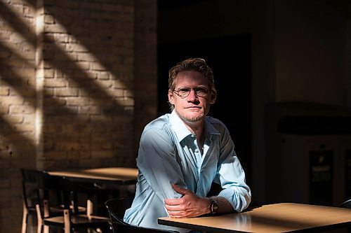 MIKAELA MACKENZIE / WINNIPEG FREE PRESS

Author Josiah Neufeld poses for a photo at The Forks on Monday, June 5, 2023.  For Ben Sigurdson story.
Winnipeg Free Press 2023