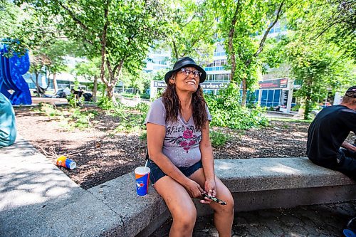 MIKAELA MACKENZIE / WINNIPEG FREE PRESS


Janet Jandrew speaks to the Free Press at Air Canada Window Park on Tuesday, June 6, 2023. She comes outside to sit in the shade, as her sixth floor apartment does not have air conditioning. For Chris Kitching story.
Winnipeg Free Press 2023