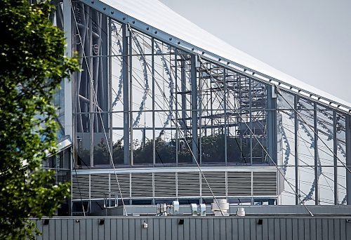 JOHN WOODS / WINNIPEG FREE PRESS
The roof of the new $130-million garden is faulty and is undergoing repairs Tuesday, June 6, 2023. Butterflies are escaping. They&#x576;e been removed and stored in another facility at the zoo. Scaffolding can be seen.

Re: rollason