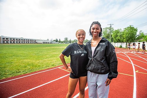 MIKAELA MACKENZIE / WINNIPEG FREE PRESS


Sisters Arriana (left) and Amira Lawrence at track practice at Garden City Collegiate on Wednesday, June 7, 2023. For Donald story.
Winnipeg Free Press 2023