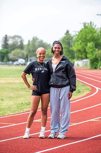 MIKAELA MACKENZIE / WINNIPEG FREE PRESS


Sisters Arriana (left) and Amira Lawrence at track practice at Garden City Collegiate on Wednesday, June 7, 2023. For Donald story.
Winnipeg Free Press 2023