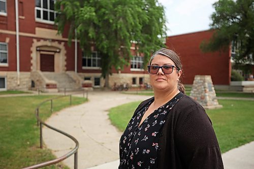 07062023
Leanne Vandenbosch is amongst parents concerned about the lack of air conditioning for their children attending &#xc9;cole New Era School during Brandon&#x2019;s recent extreme heat wave.  (Tim Smith/The Brandon Sun)