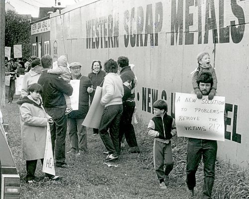 JAMES HAGGARTY / WINNIPEG FREE PRESS

Point Douglas residents picket Western Scrap Metals and protest against the idea that some homes be expropriated.
October 5, 1985