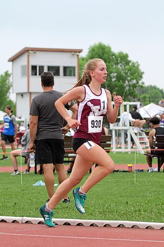 Logan Harz of Springfield Collegiate won the varsity girls' 1,500-metre. (Thomas Friesen/The Brandon Sun)