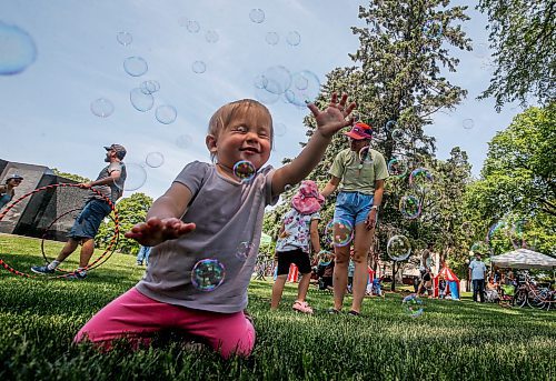 JOHN WOODS / WINNIPEG FREE PRESS
Twila Fillion and her daughter Florence enjoy bubbles at the Bike Week Winnipeg 10th anniversary party at the legislature in Winnipeg, Sunday, June 11, 2023.
Reporter: