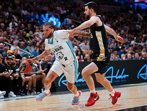 JOHN WOODS / WINNIPEG FREE PRESS
Winnipeg Sea Bears&#x2019; Teddy Allen (8) drives past Edmonton Stingers&#x2019; Chandler Vaudrin (15) in first half CEBL action in Winnipeg, Monday, June 12, 2023. 

Reporter: sawatzki