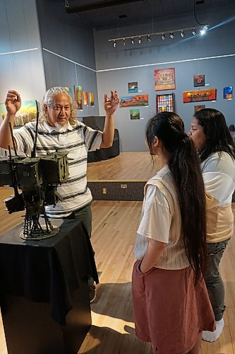 The Grade Seven art class at Neepawa Middle School got to take in Filipino-Canadian artist Akosi Tengnamoe's pop art on June 8. The gallery is hosting Tengnamoe's work for the entirety of June for Filipino Heritage Month. (Miranda Leybourne/The Brandon Sun)