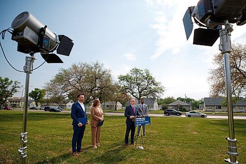 Mike Deal / Winnipeg Free Press
Premier Heather Stefanson along with Municipal Relations Minister Andrew Smith, Minister of Sport, Culture and Heritage Obby Khan, and Winnipeg Mayor Scott Gillingham announce infrastructure funding for Kenaston Boulevard during a press conference in an empty lot next to Kenton Boulevard Thursday morning.
230601 - Thursday, June 01, 2023.