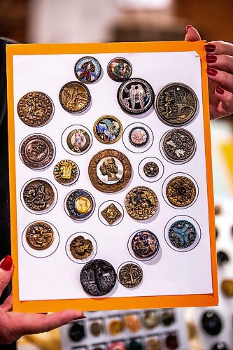 MIKAELA MACKENZIE / WINNIPEG FREE PRESS


Rita Wasney, who has been collecting buttons for 30 years, shows some of her collection in her home in East Saint Paul on Tuesday, June 13, 2023. For Dave Sanderson story.
Winnipeg Free Press 2023
