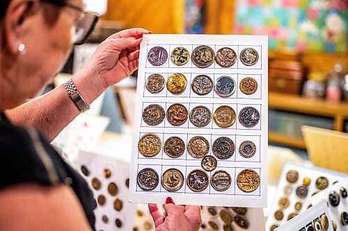 MIKAELA MACKENZIE / WINNIPEG FREE PRESS


Rita Wasney, who has been collecting buttons for 30 years, shows some of her collection in her home in East Saint Paul on Tuesday, June 13, 2023. For Dave Sanderson story.
Winnipeg Free Press 2023