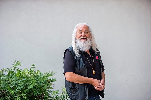 MIKAELA MACKENZIE / WINNIPEG FREE PRESS


Glenn Cochrane, one of the elders being honoured at this year&#x573; Keeping The Fires Burning ceremony, in Winnipeg on Wednesday, June 14, 2023. For Shelley Cook story.
Winnipeg Free Press 2023