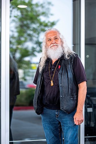 MIKAELA MACKENZIE / WINNIPEG FREE PRESS


Glenn Cochrane, one of the elders being honoured at this year&#x573; Keeping The Fires Burning ceremony, in Winnipeg on Wednesday, June 14, 2023. For Shelley Cook story.
Winnipeg Free Press 2023