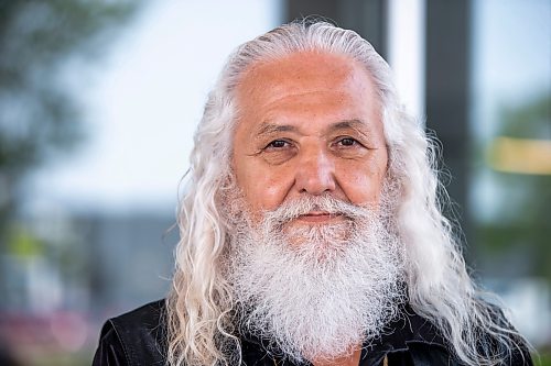 MIKAELA MACKENZIE / WINNIPEG FREE PRESS


Glenn Cochrane, one of the elders being honoured at this year&#x573; Keeping The Fires Burning ceremony, in Winnipeg on Wednesday, June 14, 2023. For Shelley Cook story.
Winnipeg Free Press 2023