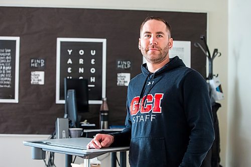 MIKAELA MACKENZIE / WINNIPEG FREE PRESS
Glenlawn teacher Jared Suderman says student focus has pivoted from grade fixation to more individualized learning.