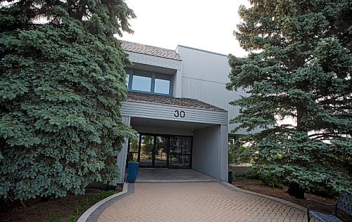 Mike Deal / Winnipeg Free Press
Frontier School Division HQ in Winnipeg, 30 Speers Road.
See Maggie Macintosh story
230615 - Thursday, June 15, 2023.