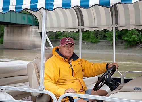 JESSICA LEE / WINNIPEG FREE PRESS

Gord Cartwright, owner of Splash Dash Boat Tours, is photographed with his boats June 16, 2023 at the Forks. Spash Dash Boat Tours is up for sale currently.

Reporter:  ??