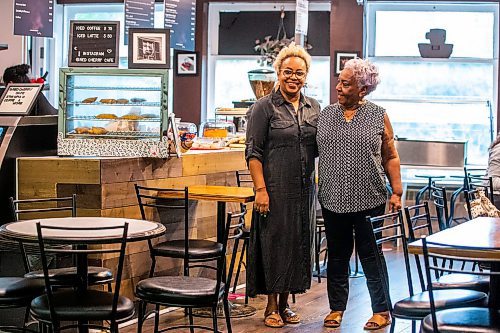 MIKAELA MACKENZIE / WINNIPEG FREE PRESS


Owner Soliana Teklehainanot and her mom, Messelu Dange, at Red Cherry Cafe (an Ethiopian breakfast and lunch spot downtown) on Friday, June 16, 2023.  For Eva story.
Winnipeg Free Press 2023