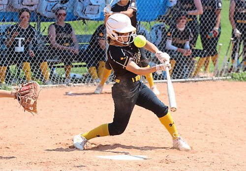 Westman Magic batter Kendra Grift (22) fouls off a pitch during Manitoba Premier Softball League under-15 action against the Manitoba Thunder at Steve Clark Field on Sunday afternoon. The Magic swept the doubleheader. (Perry Bergson/The Brandon Sun)
June 18, 2023