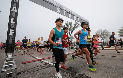 JOHN WOODS / WINNIPEG FREE PRESS
Runners start the 45th Manitoba Marathon in Winnipeg, Sunday, June 18, 2023. 

Reporter: Donald