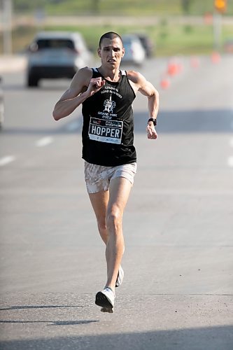 BROOK JONES / WINNIPEG FREE PRESS
Roger Hopper of Chesapeake, Va., runs down Pembina Highway on his way to winning the men's full marathon, which was the 45th running of the Manitoba Marathon in Winnipeg, Man., Sunday, June 18, 2023.
