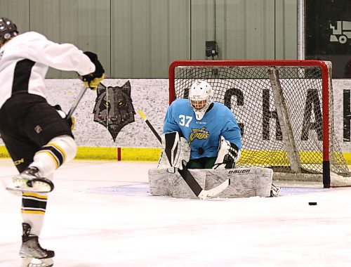 Greyson Moroz spent last season with the Delta Hockey Academy U15 Prep Black team, where he posted a 5.04 goals-against average and .884 save percentage. (Perry Bergson/The Brandon Sun)