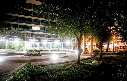 JOHN WOODS / WINNIPEG FREE PRESS
A person sleeps in Air Canada Park on Portage Avenue in Winnipeg, Tuesday, June 20, 2023. 

Reporter: Sinclair/24 hr