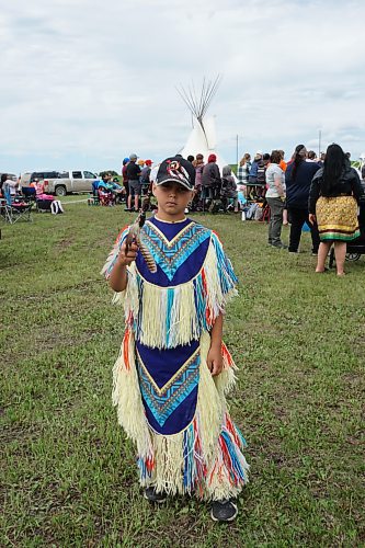 Odyn Montaneau, age 9, attended the Rolling River Pow Wow in traditional regalia on June 21. (Miranda Leybourne/The Brandon Sun)