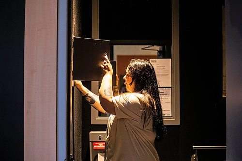 MIKAELA MACKENZIE / WINNIPEG FREE PRESS


Projectionist Kristina Ansari turns the lights on after the program at Cinematheque on Tuesday, June 20, 2023.  For Ben Waldman 24h story.
Winnipeg Free Press 2023