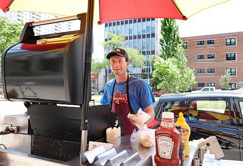 RUTH BONNEVILLE / WINNIPEG FREE PRESS

24 hour project - Broadway Hotdog cart

Justin Kalinski has a hot dog cart, Mister K's Hot Dogs, always in front of WCB building on Broadway.  He started working with his grandpa as a preteen, then he took it over years later, putting himself through Business School at University of Manitoba with his earnings. 


See Dean Pritchard's story. 
June 20th, 2023
