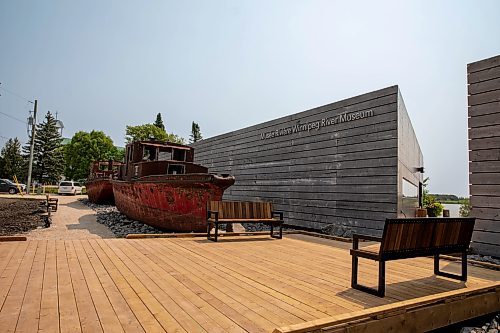 Raphaël Boutroy / La Liberté/Winnipeg Free Press
Deux petits bateaux semblent échoués devant le musée.