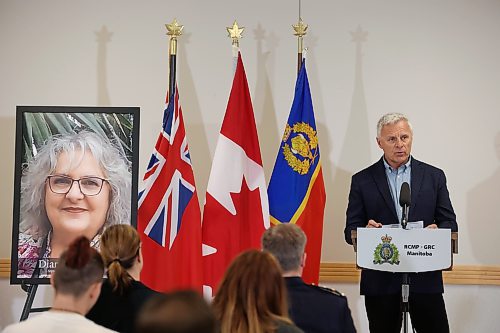 16052023
David Bosiak, Mayor of Dauphin, speaks during a press conference at Credit Union Place in Dauphin on Thursday where the names of the sixteen individuals who died in the June 15, 2023, collision near Carberry, Manitoba were announced to the media. Family members and first responders were on hand for the press conference.  (Tim Smith/The Brandon Sun)