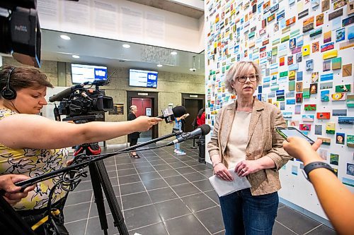 MIKAELA MACKENZIE / WINNIPEG FREE PRESS


Karin Borland, Manager of Library Services, speaks with the media about a recently released security report in the Millennium Library lobby on Friday, June 23, 2023.  For Joyanne Pursaga story.
Winnipeg Free Press 2023