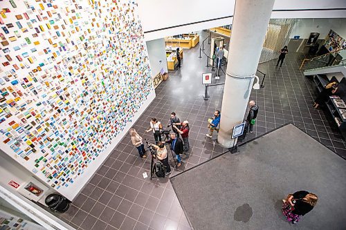 MIKAELA MACKENZIE / WINNIPEG FREE PRESS


Karin Borland, Manager of Library Services, speaks with the media about a recently released security report in the Millennium Library lobby on Friday, June 23, 2023.  For Joyanne Pursaga story.
Winnipeg Free Press 2023