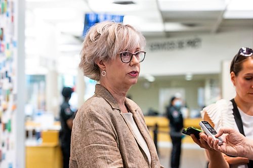 MIKAELA MACKENZIE / WINNIPEG FREE PRESS


Karin Borland, Manager of Library Services, speaks with the media about a recently released security report in the Millennium Library lobby on Friday, June 23, 2023.  For Joyanne Pursaga story.
Winnipeg Free Press 2023