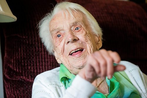 MIKAELA MACKENZIE / WINNIPEG FREE PRESS


Aili Lean, the elderly daughter of a Finnish-born midwife who delivered an estimated 2,000 babies in the Elma area during her career, at Concordia Village on Wednesday, June 21, 2023.  For Eva Wasney story.
Winnipeg Free Press 2023