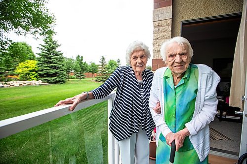 MIKAELA MACKENZIE / WINNIPEG FREE PRESS


Toini Hawthorn (left) and Aili Lean, the elderly daughters of a Finnish-born midwife who delivered an estimated 2,000 babies in the Elma area during her career, at Concordia Village on Wednesday, June 21, 2023.  For Eva Wasney story.
Winnipeg Free Press 2023