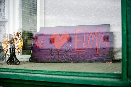 MIKAELA MACKENZIE / WINNIPEG FREE PRESS


A hand-painted sign in the window of the old pool hall and confectionary in Elma, Manitoba on Thursday, June 22, 2023.  For Eva Wasney story.
Winnipeg Free Press 2023