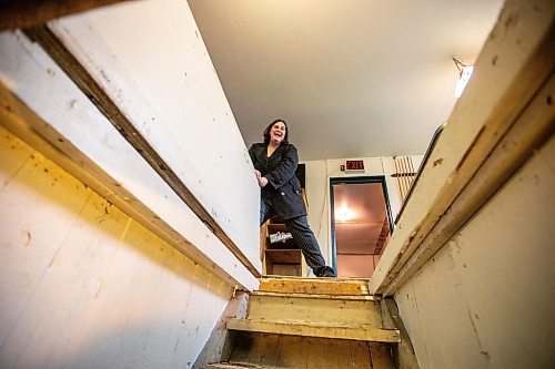 MIKAELA MACKENZIE / WINNIPEG FREE PRESS


Realtor Stacey Harron shows the Free Press around the old hotel (including the basement, which is rumoured to connect to the tunnels), now for sale, in Elma, Manitoba on Thursday, June 22, 2023.  For Eva Wasney story.
Winnipeg Free Press 2023