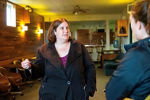 MIKAELA MACKENZIE / WINNIPEG FREE PRESS


Realtor Stacey Harron shows the Free Press around the old hotel, now for sale, in Elma, Manitoba on Thursday, June 22, 2023.  For Eva Wasney story.
Winnipeg Free Press 2023