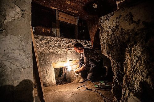 MIKAELA MACKENZIE / WINNIPEG FREE PRESS


Noel Martin shows the entrance to the tunnels in his basement in Elma, Manitoba on Thursday, June 22, 2023.  For Eva Wasney story.
Winnipeg Free Press 2023