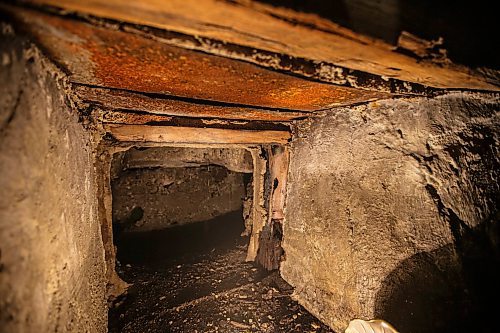 MIKAELA MACKENZIE / WINNIPEG FREE PRESS


The entrance to a network of undrground tunnels in Noel Martin&#x573; basement in Elma, Manitoba on Thursday, June 22, 2023.  For Eva Wasney story.
Winnipeg Free Press 2023