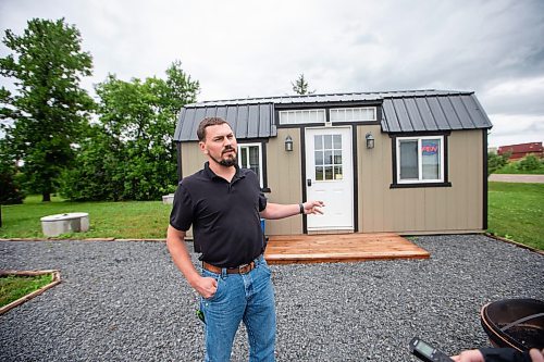 MIKAELA MACKENZIE / WINNIPEG FREE PRESS


Trail&#x573; End Coffee owner Andrew Goossen in Elma, Manitoba on Thursday, June 22, 2023.  For Eva Wasney story.
Winnipeg Free Press 2023