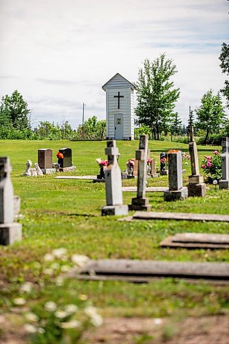 MIKAELA MACKENZIE / WINNIPEG FREE PRESS


The Stony Hill Cemetery near Elma, Manitoba on Thursday, June 22, 2023.  For Eva Wasney story.
Winnipeg Free Press 2023