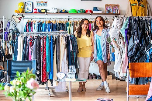 MIKAELA MACKENZIE / WINNIPEG FREE PRESS


Owner Blue Patriarca and her mother, Rowena Patriarca, at The Jar vintage shop in the Exchange District on Monday, June 19, 2023.  For Cierra Bettens story.
Winnipeg Free Press 2023