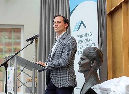 RUTH BONNEVILLE / WINNIPEG FREE PRESS

LOCAL - Richardson bust

Dan Hursh, great nephew of Kathleen Richardson, speaks at  the induction ceremony and unveiling of a bronze bust in honour of Kathleen Richardson, as part the Winnipeg Regional Real Estate Board&#x573; Citizens Hall of Fame program, held at The Assiniboine Park Pavilion Tuesday.


June 27th, 2023
