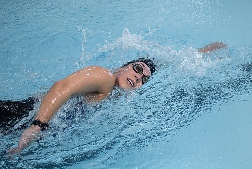 Mike Thiessen / Winnipeg Free Press 
Winnipeg para-triathlete Leanne Taylor practicing at the Pan-Am Pool. Taylor will be heading to Montr&#xe9;al next week to compete in the World Triathlon Para Series. For Donald Stewart. 230628 &#x2013; Wednesday, June 28, 2023