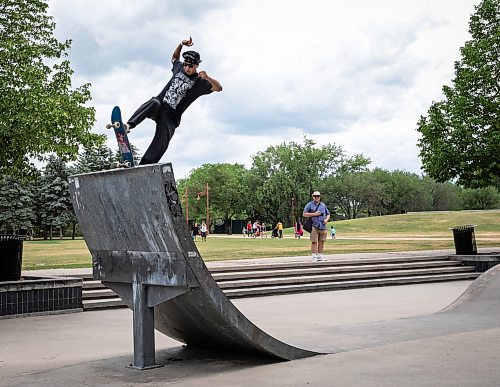 JESSICA LEE / WINNIPEG FREE PRESS

Brendon Sanderson of Winnipeg is photographed on a half pipe at a Canada-wide skateboard competition at The Forks June 24, 2023.

Reporter: Tyler Searle