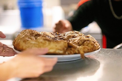 MIKAELA MACKENZIE / WINNIPEG FREE PRESS


A Giant Apple Pancake (puffed up fresh out of the oven) at the Original Pancake House on McGillivray on Thursday, June 29, 2023.   For Dave Sanderson story.
Winnipeg Free Press 2023